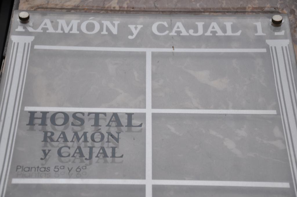 Hostal Ramon Y Cajal Valladolid Extérieur photo